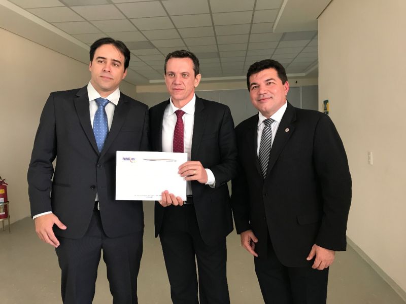 Prefeito de Perdizes Vinícius Barreto e o Diretor Presidente da Bem Brasil João Emílio Rocheto recebem o governador de Minas Fernando Pimentel para visita a Bem Brasil Alimentos.